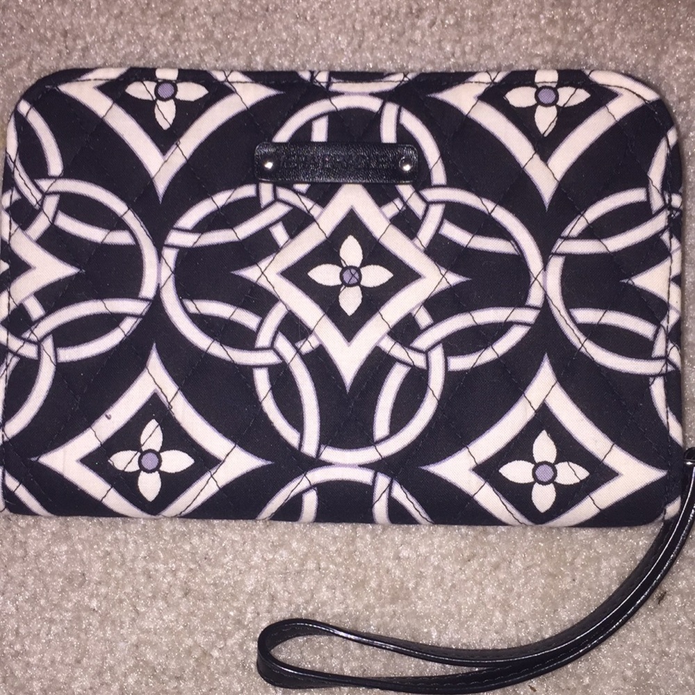 ✨🖤VERA BRADLEY Wristlet🖤✨